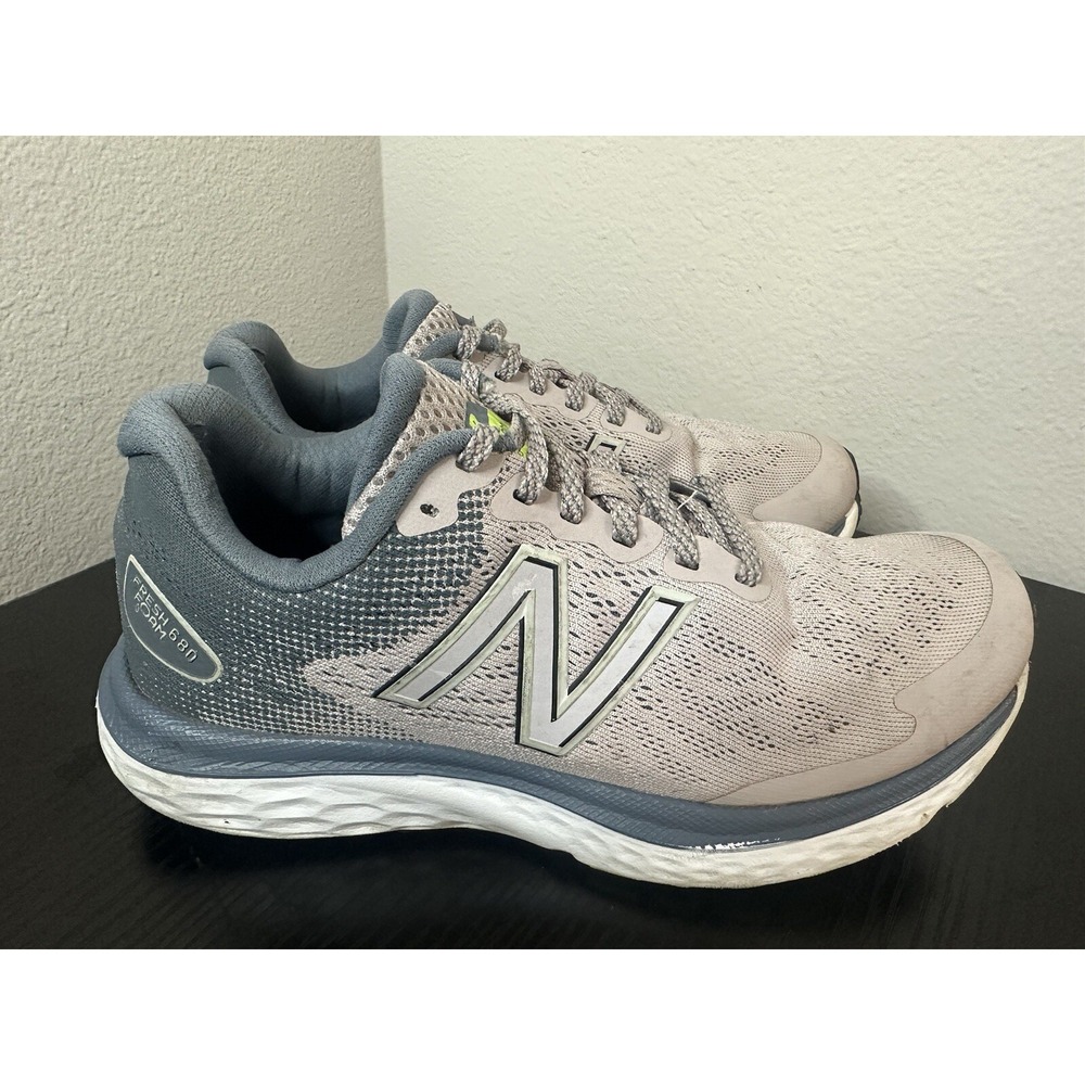 New Balance Fresh Foam 680 V7 Womens Size 7 Blue Running Shoes Sneakers W680LB7